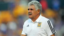 Ricardo Ferretti durante un partido de Tigres
