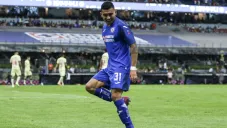Orbelín Pineda durante un partido de Cruz Azul