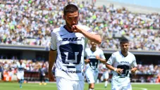 Juan Pablo Vigón festeja un gol con Pumas