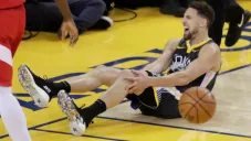 Klay Thompson al momento de sufrir la lesión en la rodilla