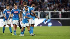 Jugadores del Napoli se lamentan durante el duelo con el SPAL