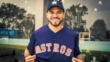 Henry Martín presume su franela de los Astros