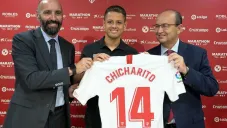 Monchi, Javier Hernandez y José Castro Carmona en la presentación del mexicano con Sevilla