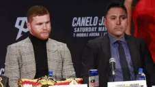 Canelo en conferencia de prensa con Óscar De la Hoya