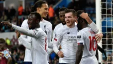 Jugadores del Liverpool celebran la remontada al Aston Villa