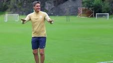 Míchel González en un entrenamiento con Pumas