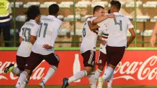 Jugadores de la Selección festejan una diana