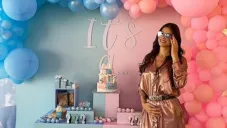 Paola Salcedo durante la celebración del sexo de su niño