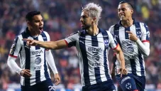 Pizarro festeja un gol con Monterrey