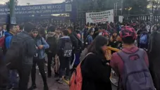 Paro afuera de la prepa 3 'Justo Sierra'