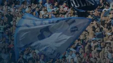 La afición napolitano apoyando durante un partido