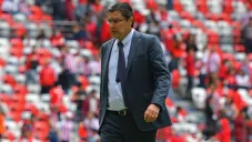 Luis Fernando Tena tras un duelo de Chivas