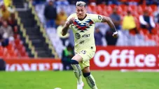 Nico Castillo durante un juego del América