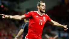 Gareth Bale festeja un gol con Gales