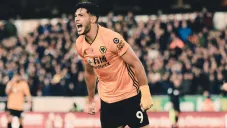 Raúl Jiménez celebra un tanto con el Wolverhampton