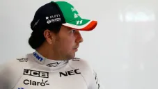 Checo Pérez durante práctica en el Autódromo José Carlos Pace