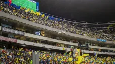 La afición de las Águilas se metió con Miguel Ortega