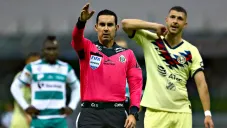 César Arturo Ramos durante el juego América vs Santos
