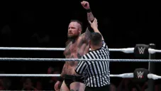 Aleister Black al vencer a Andrade Cien Almas