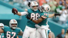 Albert Wilson festeja durante el partido