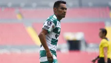 Gallito en un partido con Santos Laguna