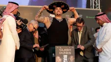 Andy Ruiz sube a la báscula en Arabia Saudita
