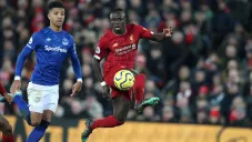 Sadio Mané durante un duelo con el Liverpool en Premier