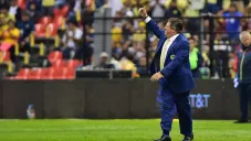 Miguel Herrera en un partido con América