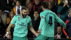 Karim Benzema y Sergio Ramos celebrando el gol del empate ante Valencia