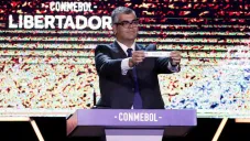 Federico Nantes sostiene el nombre de River Plate