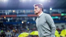 Míchuel González en un partido con Pumas