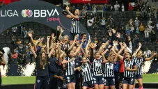 Rayadas festejando el campeonato del Apertura 2019