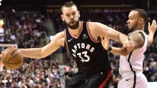 Marc Gasol durante un duelo con los Raptors