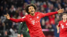 Joshua Zirkzee festejando su gol