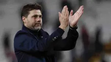 Mauricio Pochettino aplaude en un partido