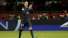 Draxler saliendo de cambio con PSG