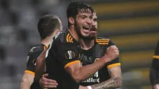 Raúl celebra uno de sus muchos goles con los Wolves