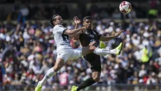 Quintana pelea una pelota con Franco Jara