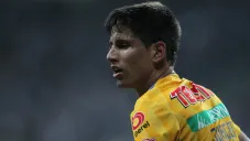 Jürgen Damm en partido con Tigres