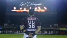 Tomateros en homenaje a Leo Valenzuela