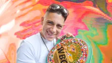 Alejandra Jiménez presume feliz su nuevo cinturón