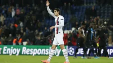 Edison Cavani en acción con PSG