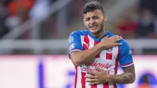 Alexis Vega se toma el hombro tras lesionarse