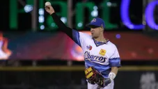 Dariel Álvarez en un juego con los Charros