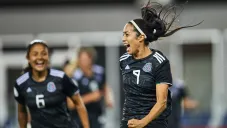 Renae Cuéllar festeja un gol con México