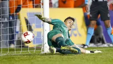 Chivas: Raúl Gudiño no logra atajar un penal vs Dorados