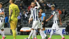 Vincent Janssen celebrando un con Rayados