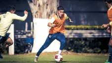 El nuevo '7' azulcrema, durante un entrenamiento