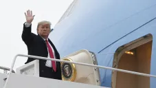 Donald Trump, previo a un vuelo