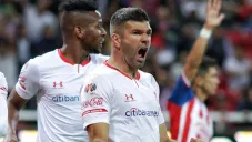 Emmanuel Gigliotti durante un duelo con Toluca